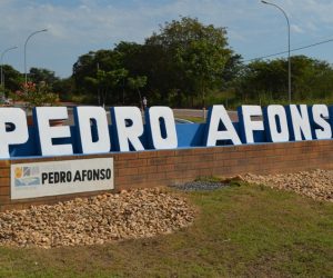 Moradores de Pedro Afonso em Tocantins recebem documentos de imóveis